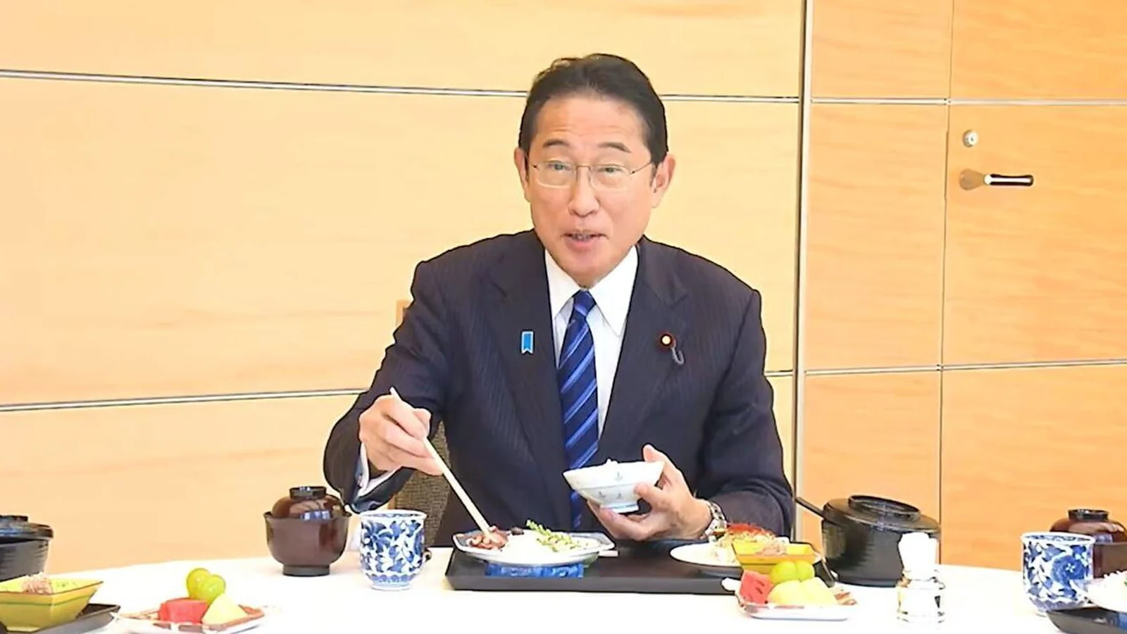 Fukushima Feast PM Indulges in 'Safe and Delicious' Fish Amidst Nuclear Uproar