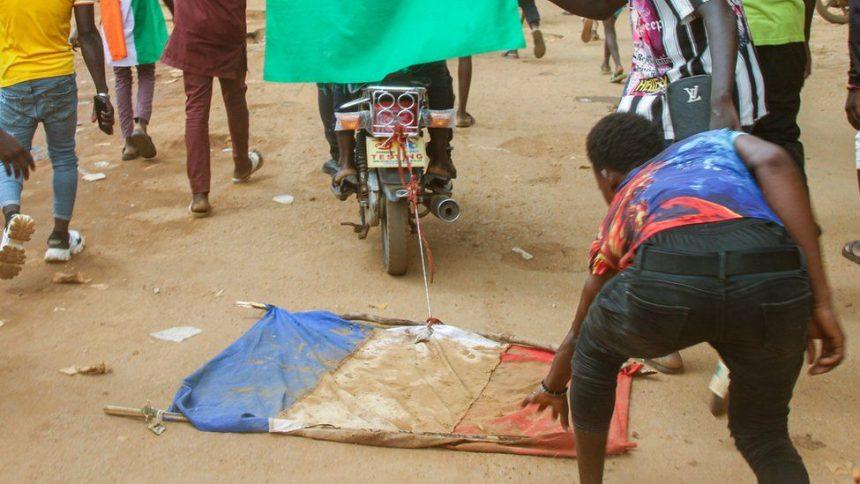 Niger military rulers give French ambassador 48 hours to leave