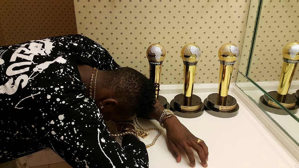 Diamond Platnumz Clinches East Africa Artiste Award at AFRIMMAs