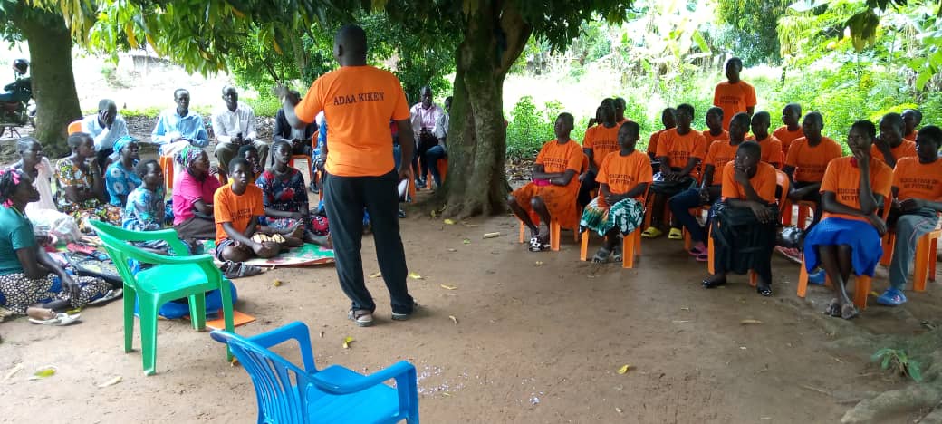 Head of the scholarship program teaching children