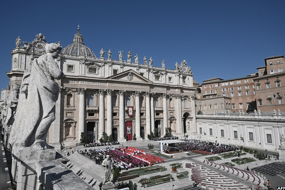 New Cardinals Welcomed by Pope, Emphasizing Church's Global Face