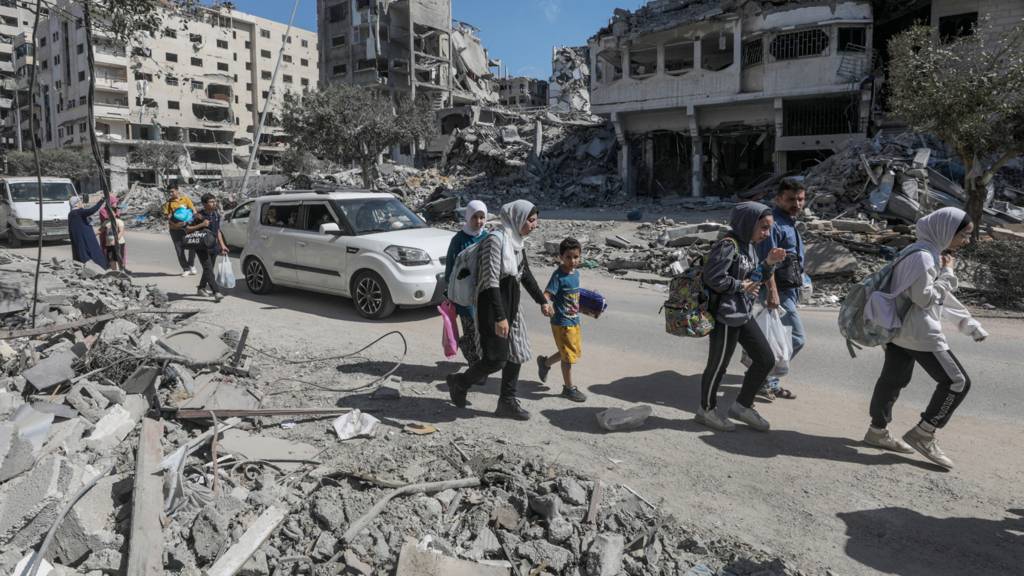 australians volunteer in israels conflict gaza urges relocation to the south