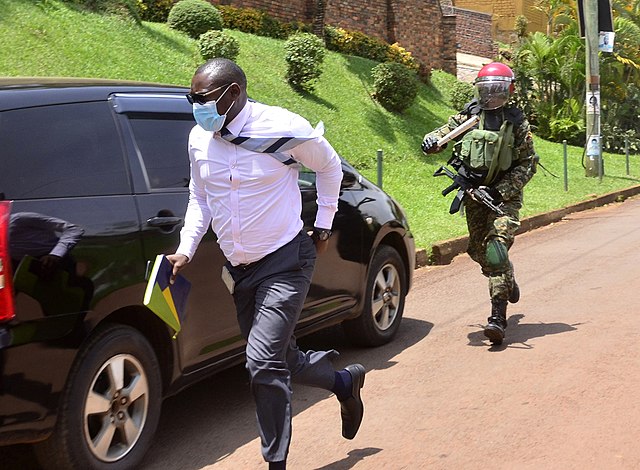 kenyan police dismantle ugandan phone theft ring in nairobi