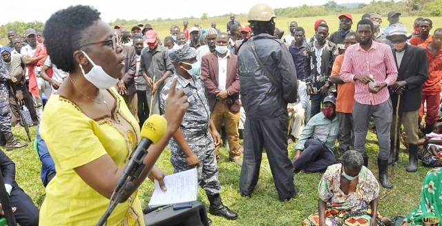 lands minister nabakooba tackles land title disputes in mbarara