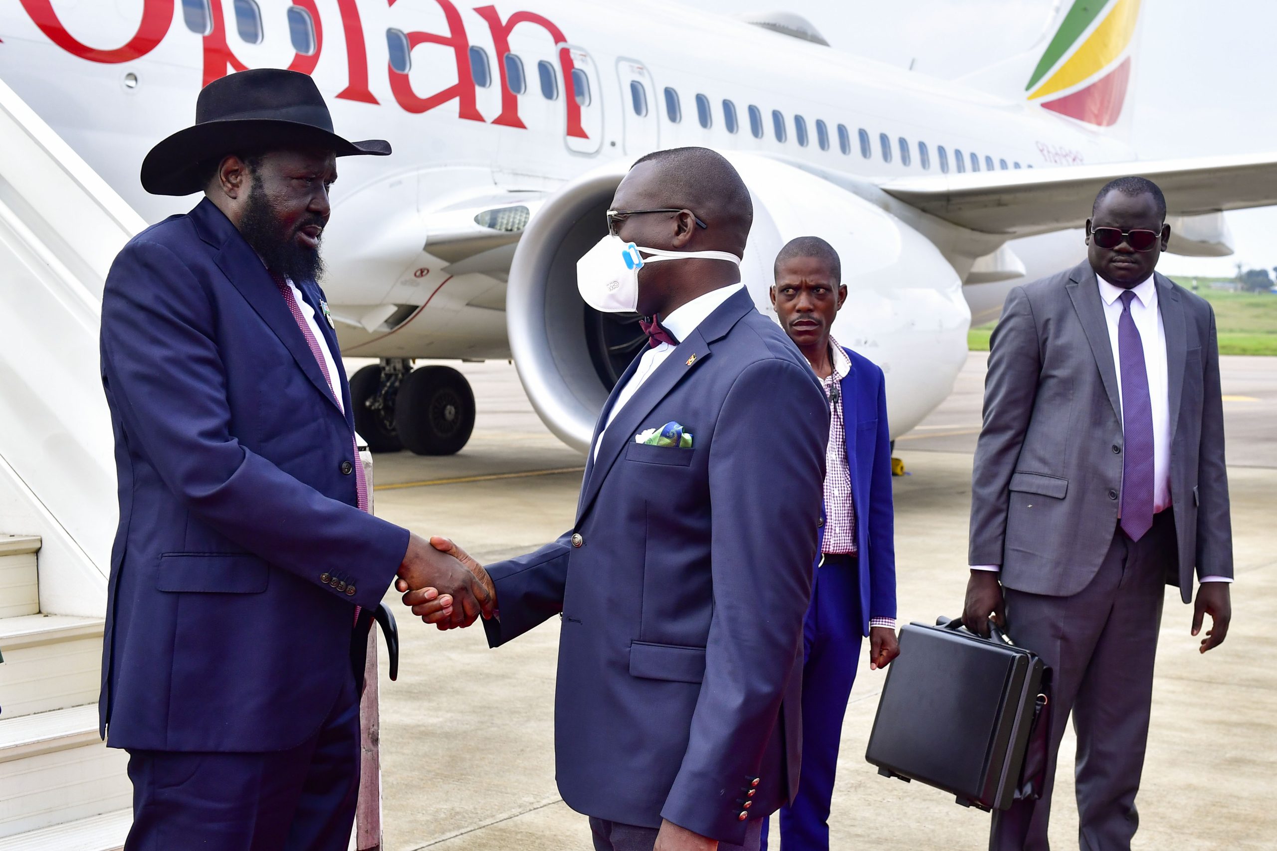 South Sudan President Salva Kiir arrives in Ugnada for EAC summit (10)