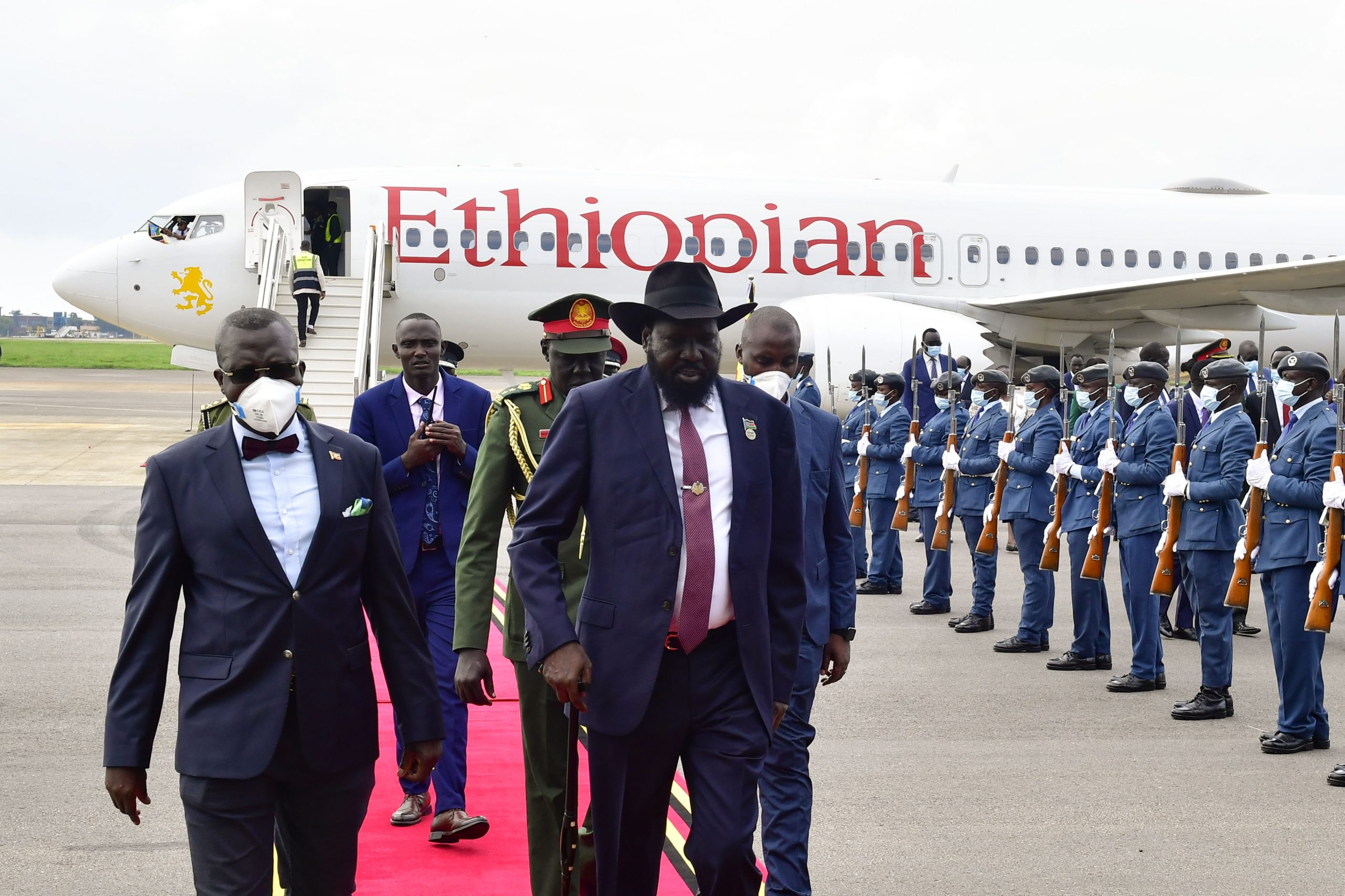 South Sudan President Salva Kiir arrives in Ugnada for EAC summit (13)