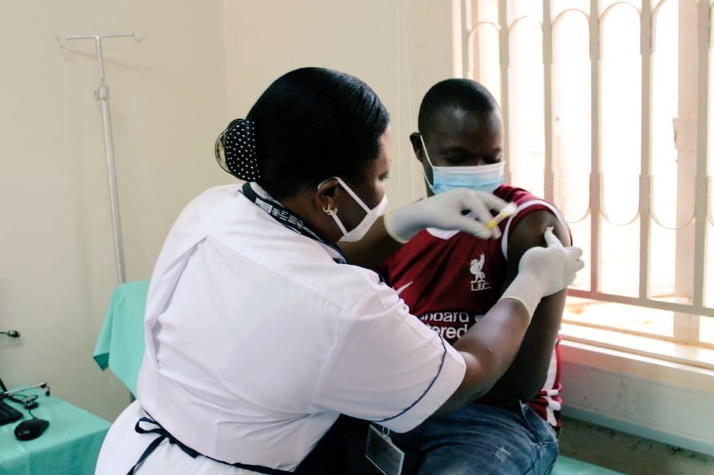 ugandas hiv vaccine trial discontinued