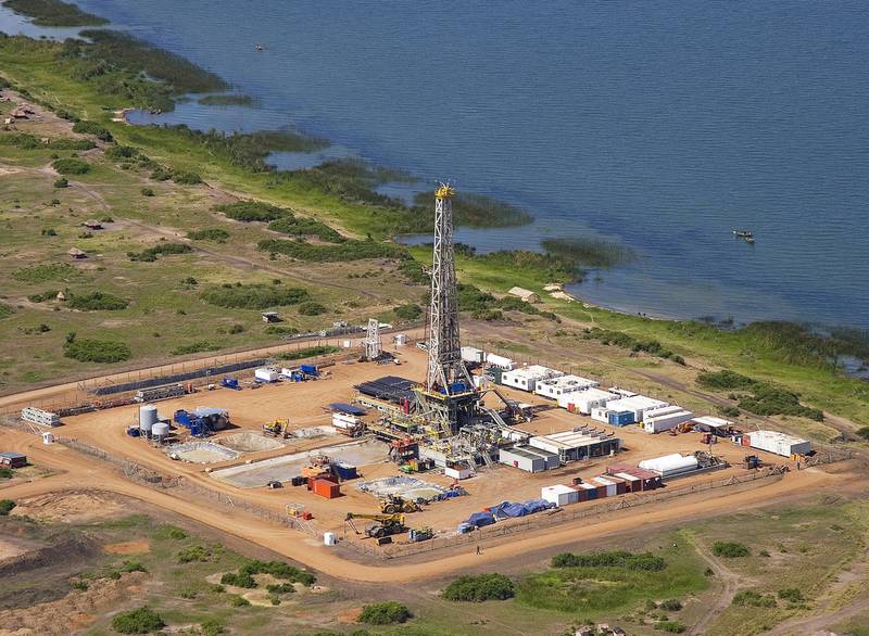 uganda selects dubai firm for 4 billion oil refinery project