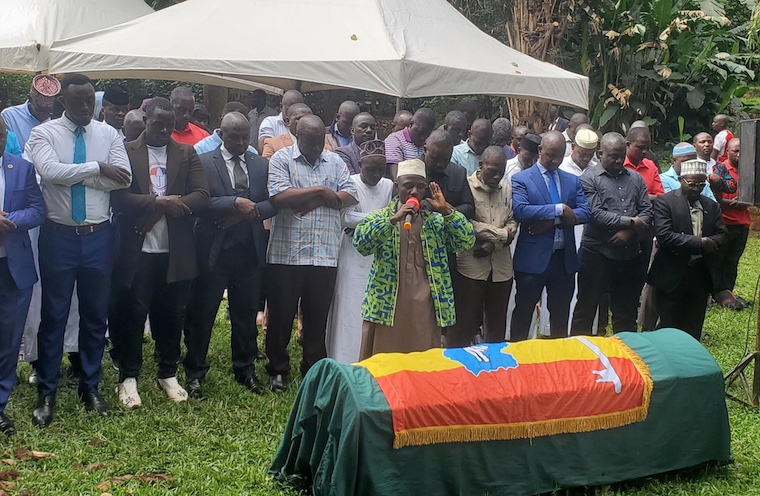 besigye pays tribute to adam mulwana