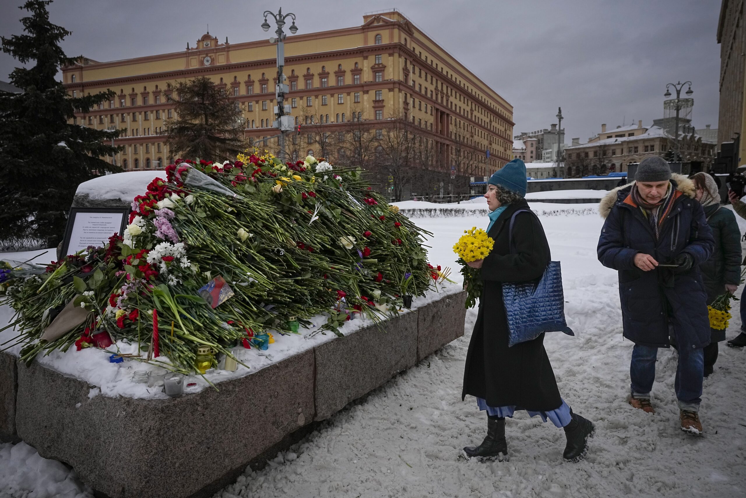 detentions in russia spike as nation mourns alexey navalnys death