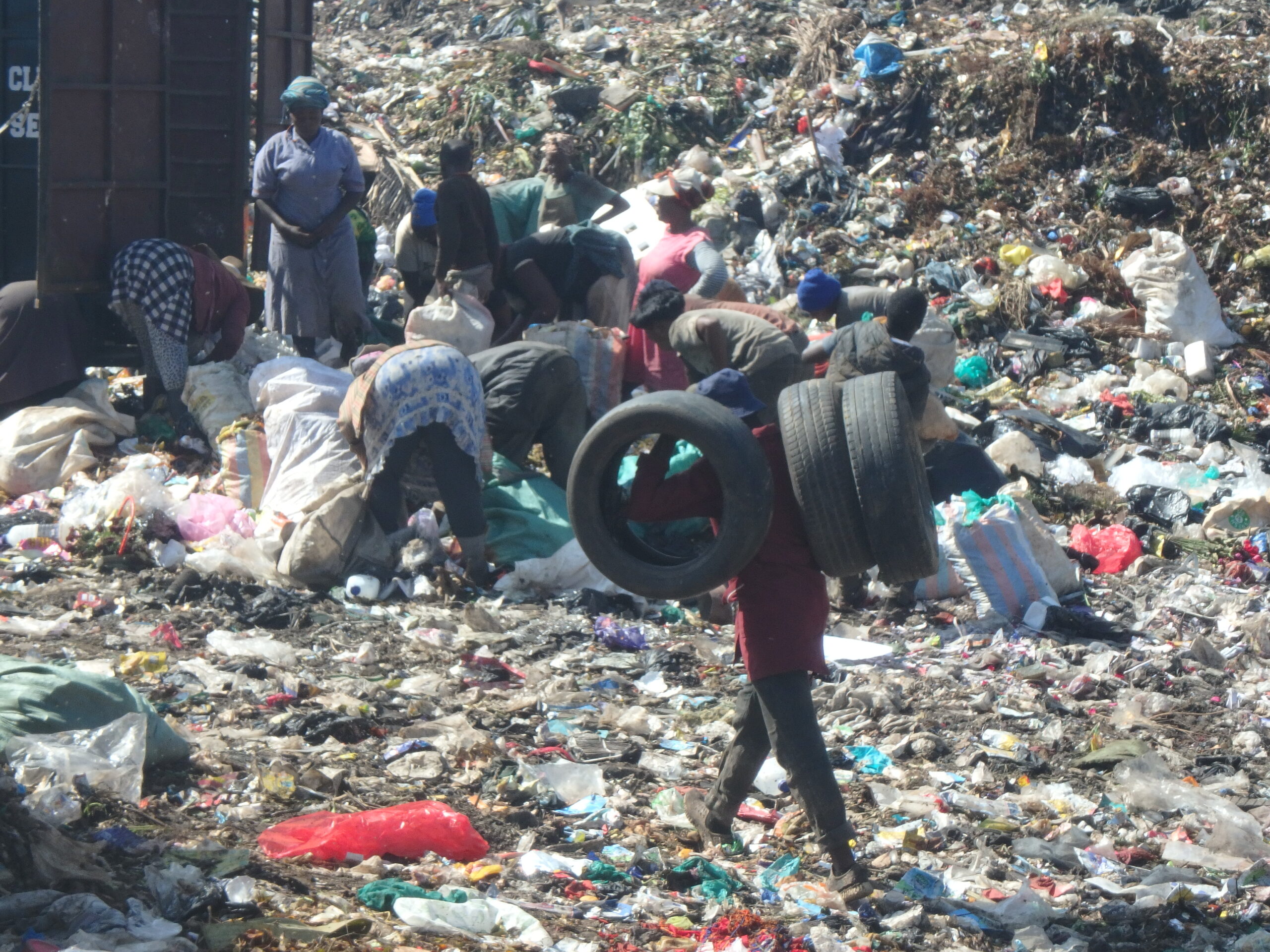 ugandan environmentalists urge transition to circular economy to tackle plastic waste