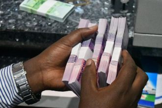 The shilling opened the session at 3735/3745 but showed a slight improvement by the close, ending at 3720/3730.
