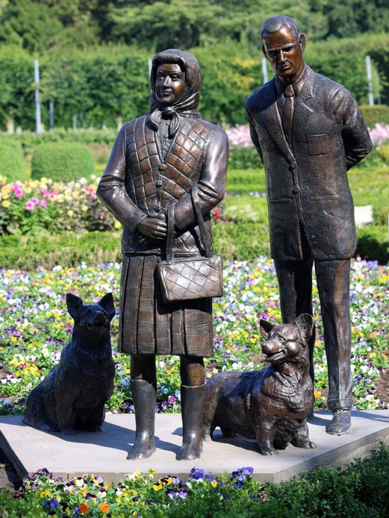 New Statue of Queen Elizabeth II Faces Backlash in Northern Ireland