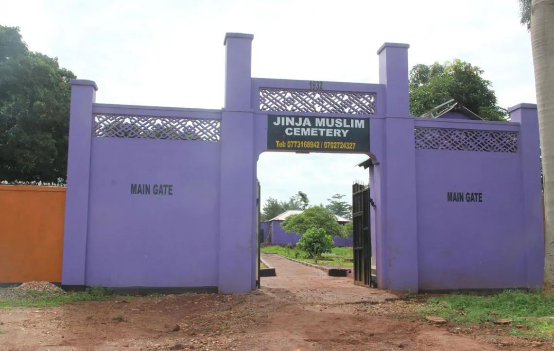 Muslims in Jinja resorted to smuggling bodies over a wall after the closure of the only access gate to their cemetery.