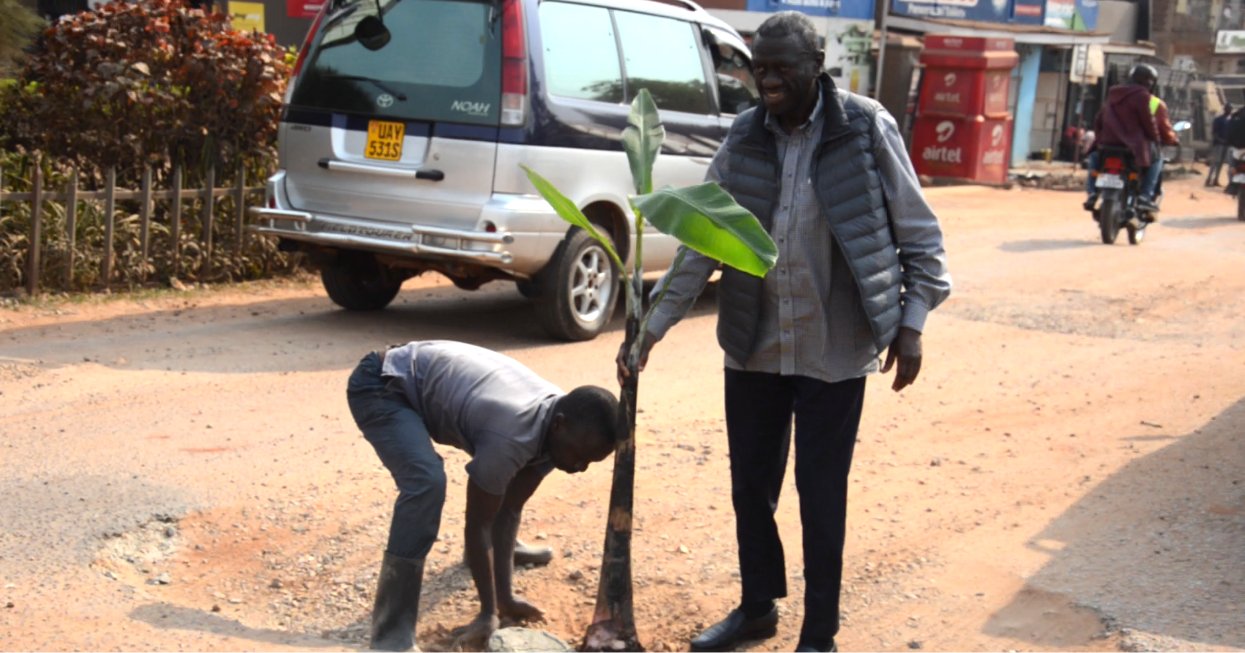 Foreigners Control Uganda’s Coffee Market - Kizza Besigye
