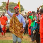 During a rally in Soroti on November 9, 2024, Bobi Wine accused the government of suffocating Teso’s cotton industry and pledged to revitalize the region’s economy, focusing on agricultural and commercial sectors.