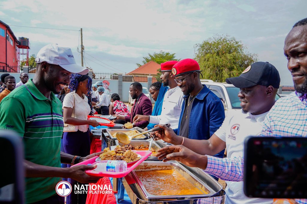 Bobi Wine Feeds Starving Government Sponsored Students at Makerere University