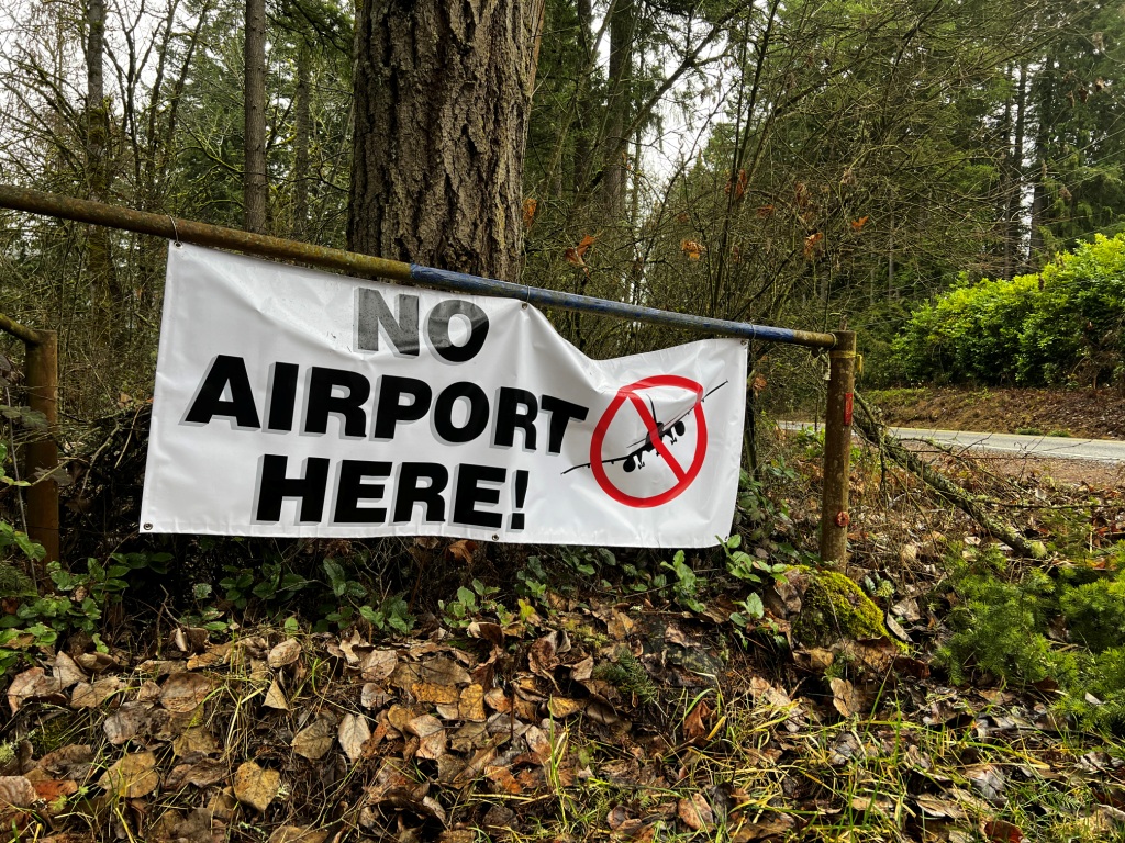 These countries demonstrate that even without airports, effective transportation solutions can support tourism and business while maintaining accessibility.